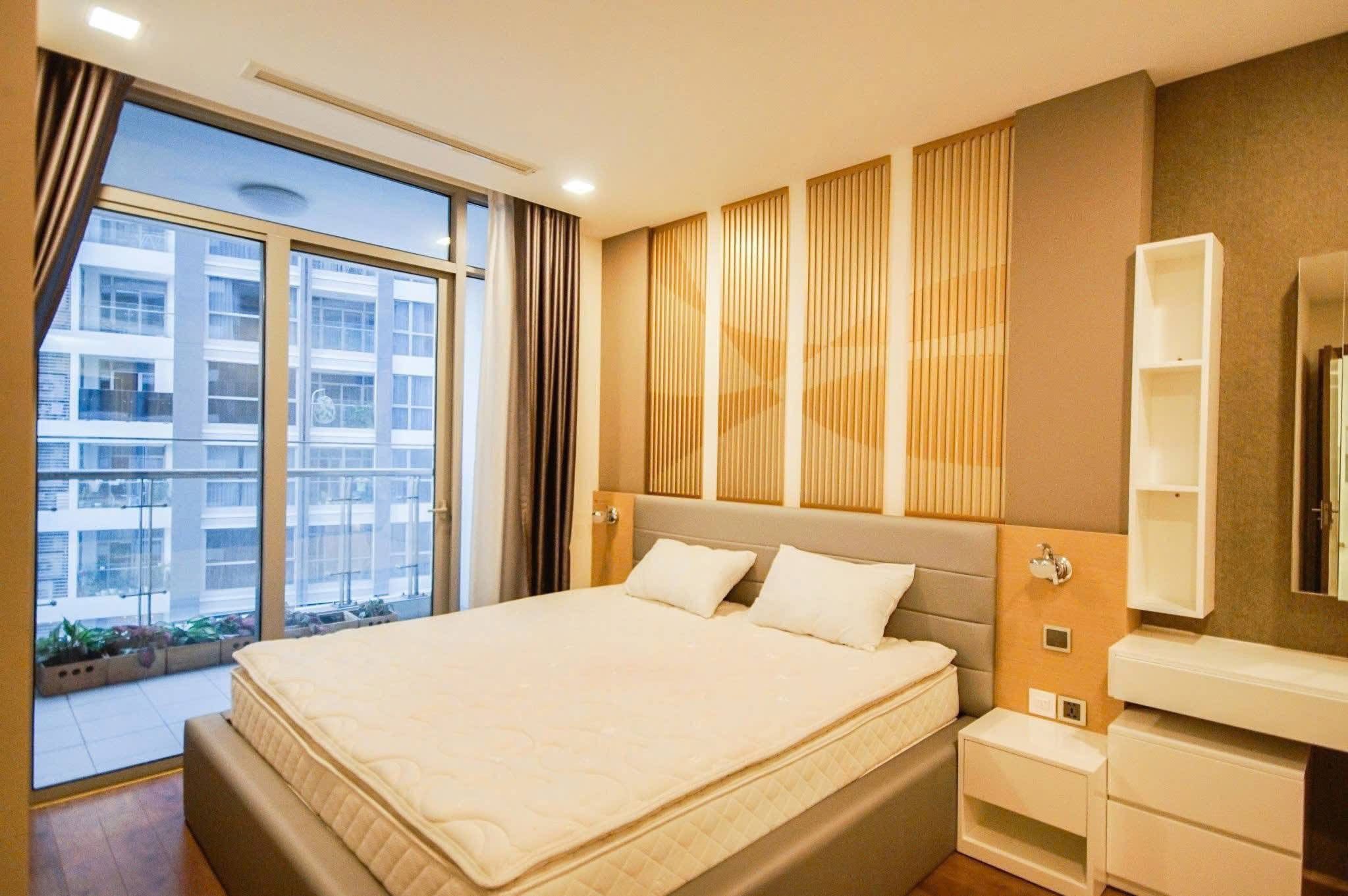 Cho thuê căn hộ Bình Thạnh, căn hộ Vinhomes Central Park, 3PN, 115m2, giá thuê 40 triệu/tháng.