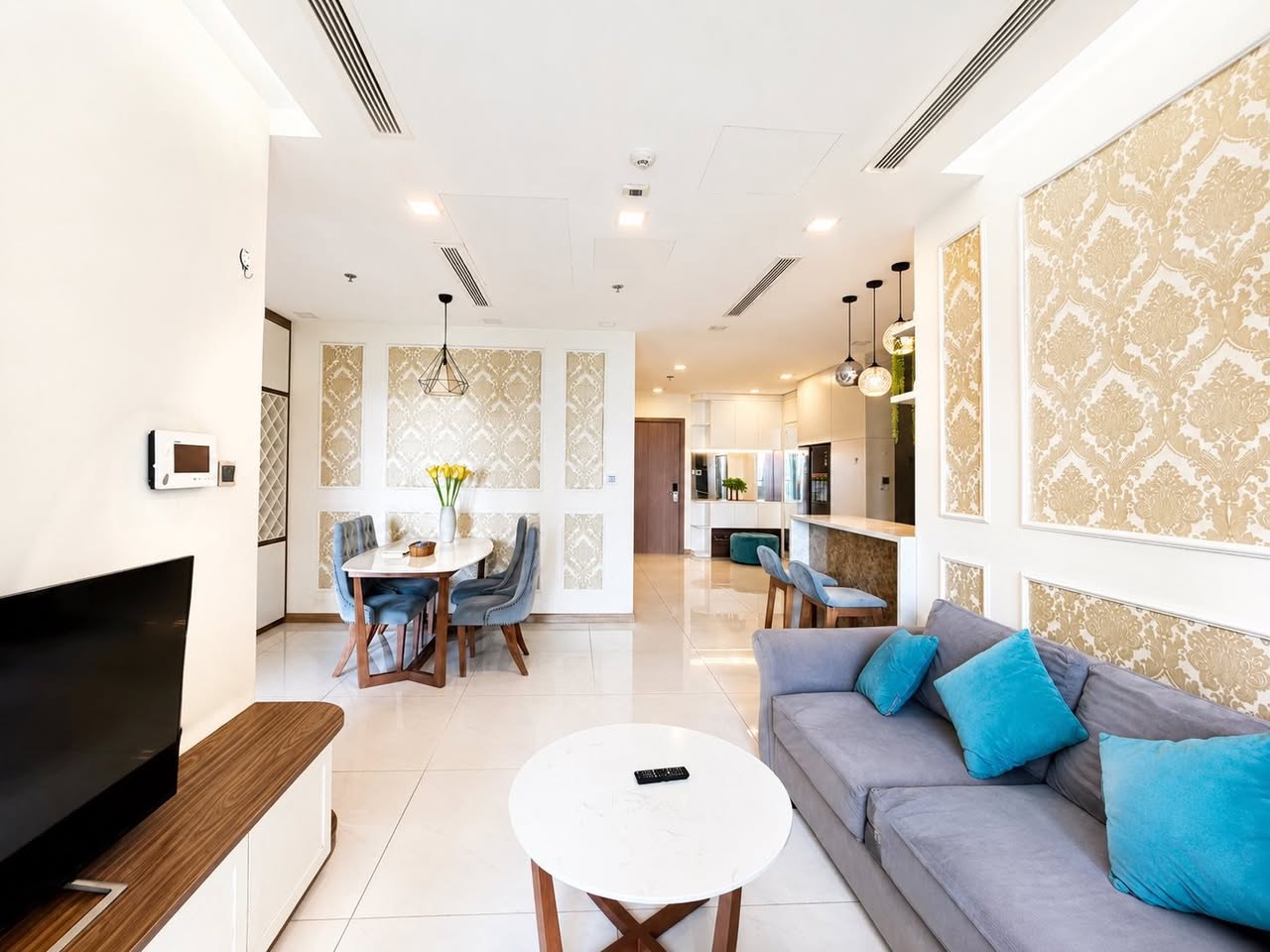 Cho thuê căn hộ Bình Thạnh, căn hộ Vinhomes Central Park, 3PN, 115m2, giá thuê 40 triệu/tháng.