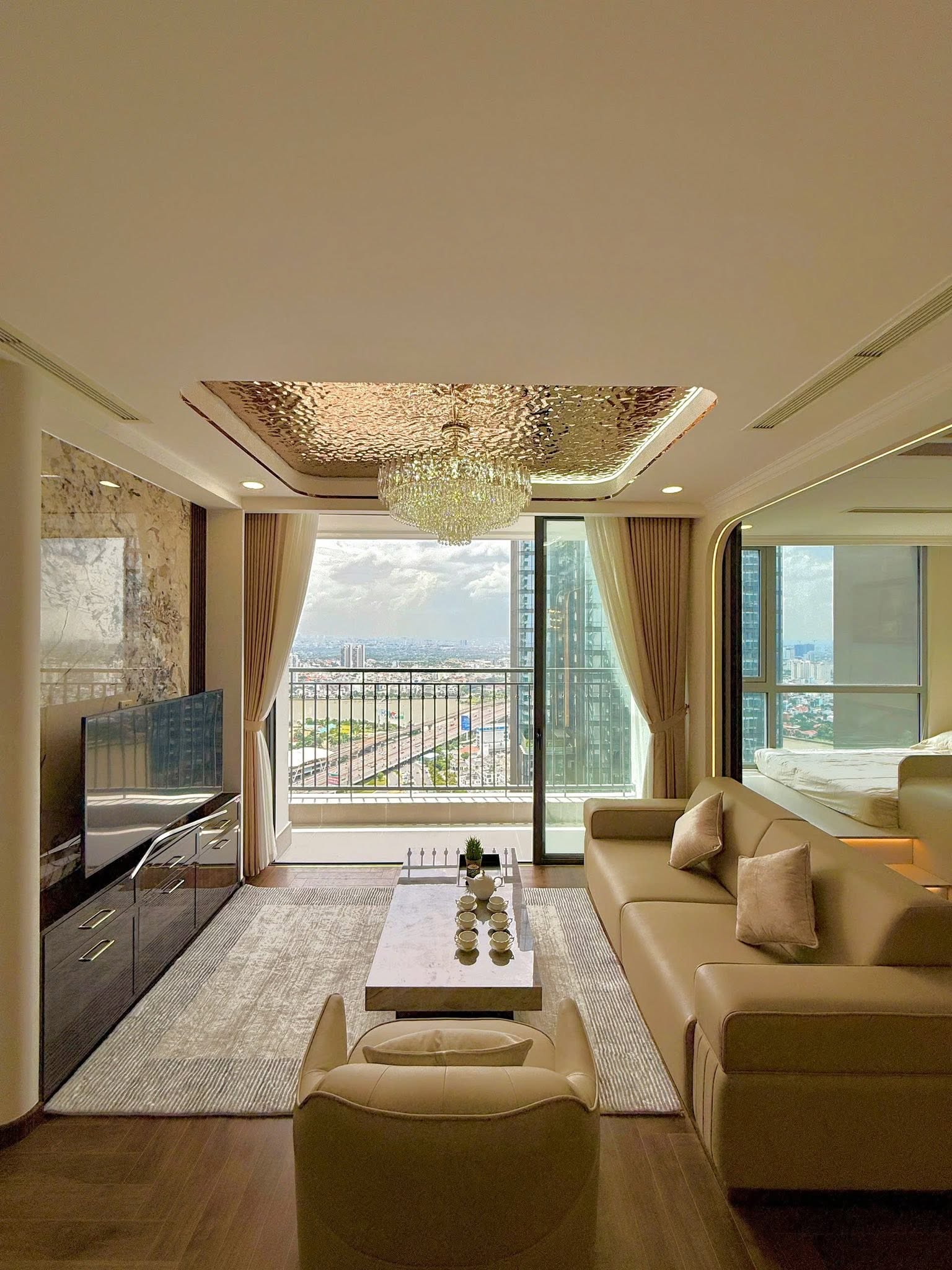 Cho thuê căn hộ Bình Thạnh, căn hộ Vinhomes Central Park, 3PN, 105m2, giá thuê 50 triệu/tháng.