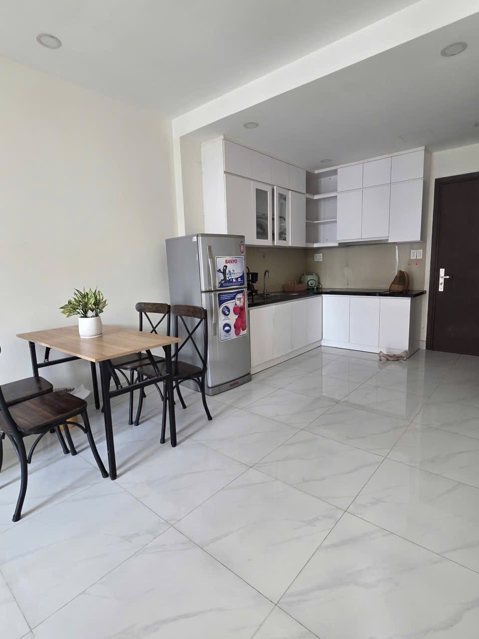Cho thuê căn hộ Nhà Bè, căn hộ Sunrise RiverSide, 2PN, 70m2, giá thuê 13 triệu/tháng.