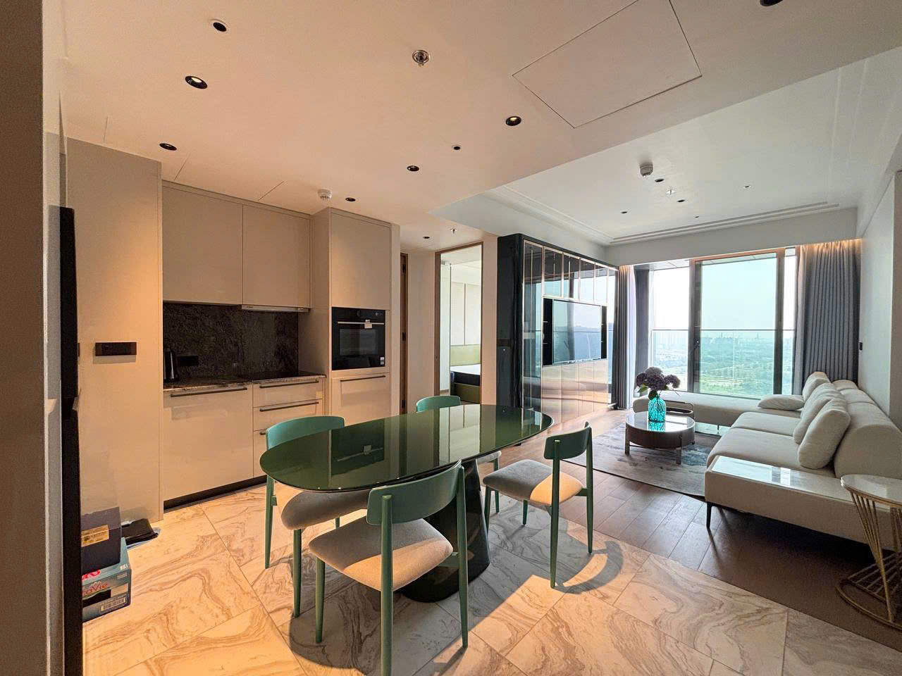 Cho thuê căn hộ Quận 1, căn hộ Grand Marina, 1PN, 62m2, giá thuê 70 triệu/tháng.