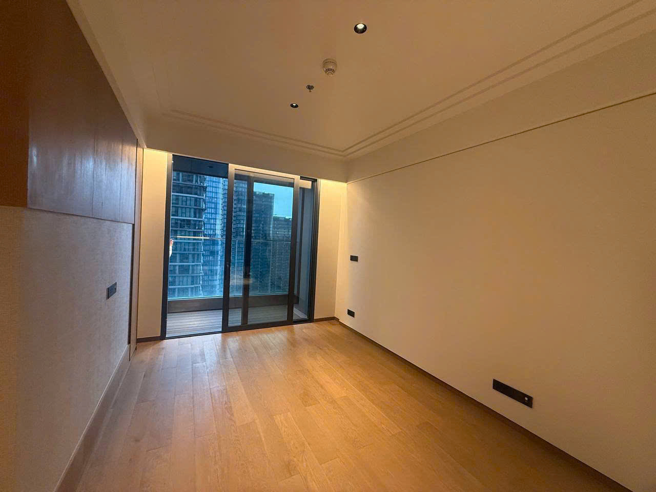 Cho thuê căn hộ Quận 1, căn hộ Grand Marina, 1PN, 55m2, giá thuê 45 triệu/tháng.