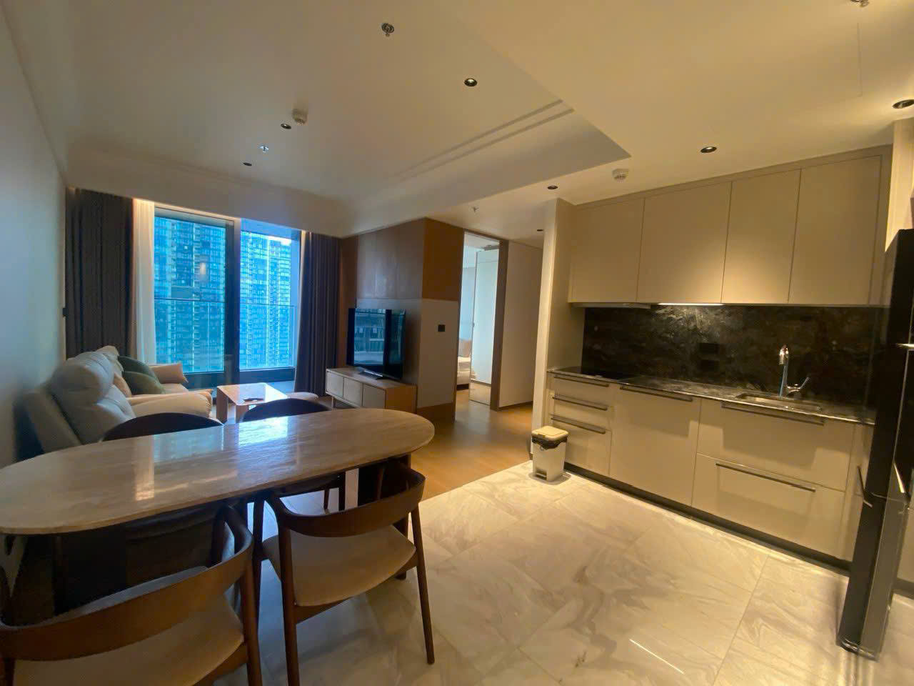 Cho thuê căn hộ Quận 1, căn hộ Grand Marina, 2PN, 78m2, giá thuê 80 triệu/tháng.