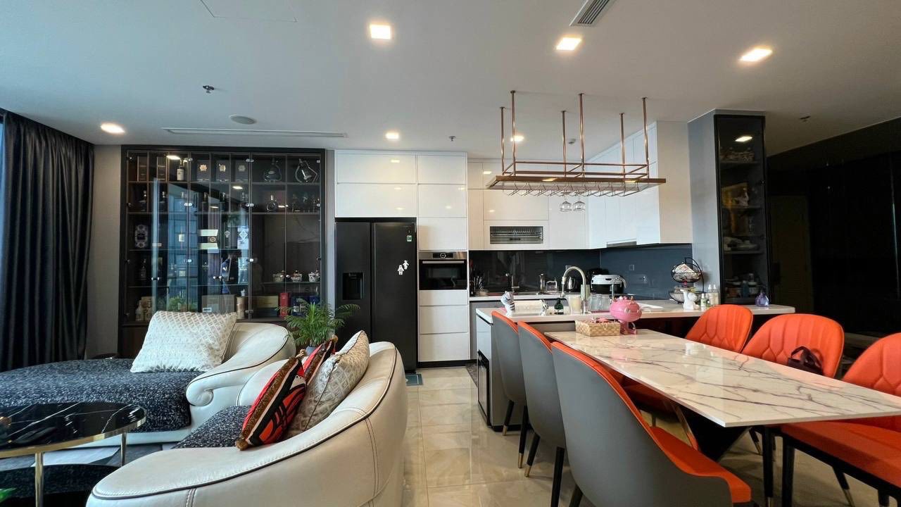 Cho thuê căn hộ Quận 1, căn hộ Vinhomes Golden River, 4PN, 157m2, giá thuê 75 triệu/tháng.