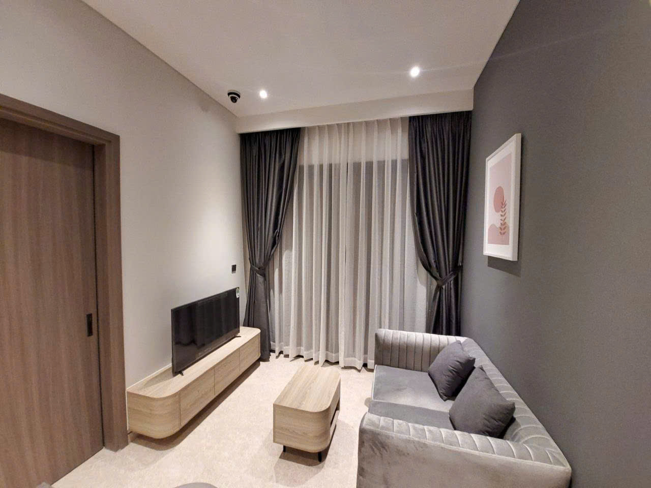 Cho thuê căn hộ Quận 1, căn hộ The Marq, 1PN, 48m2, giá thuê 27 triệu/tháng.