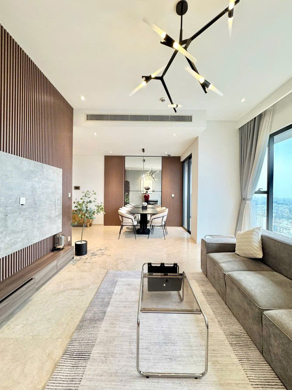 Cho thuê căn hộ Quận 1, căn hộ The Marq, 3PN, 128m2, giá thuê 83 triệu/tháng.