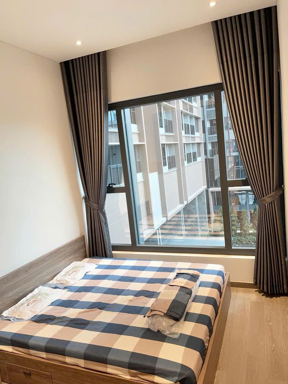 Cho thuê căn hộ Quận 1, căn hộ The Marq, 1PN, 52m2, giá thuê 35 triệu/tháng.