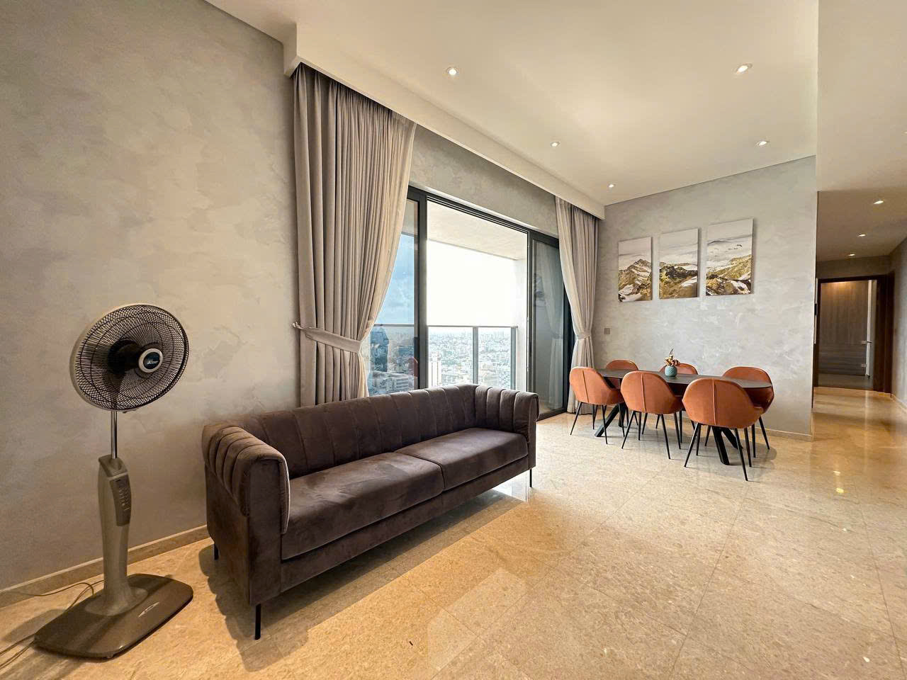 Cho thuê căn hộ Quận 1, căn hộ The Marq, 4PN, 145m2, giá thuê 100 triệu/tháng.