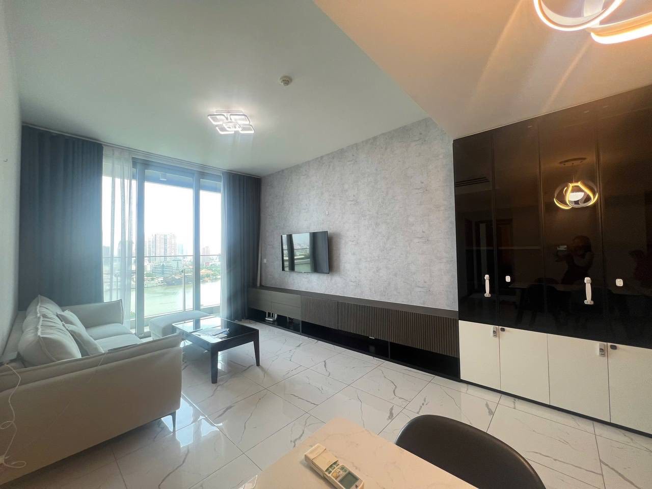 Cho thuê căn hộ Quận 2, căn hộ Empire City Thủ Thiêm, 2PN, 95m2, giá thuê 35 triệu/tháng.