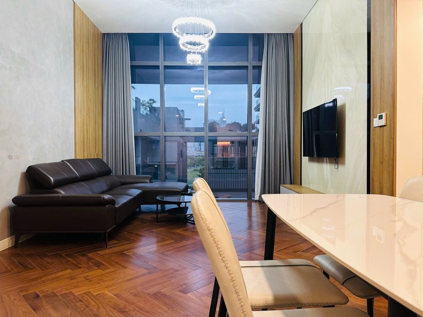 Cho thuê căn hộ Quận 2, căn hộ Empire City Thủ Thiêm, 2PN, 86m2, giá thuê 45 triệu/tháng.