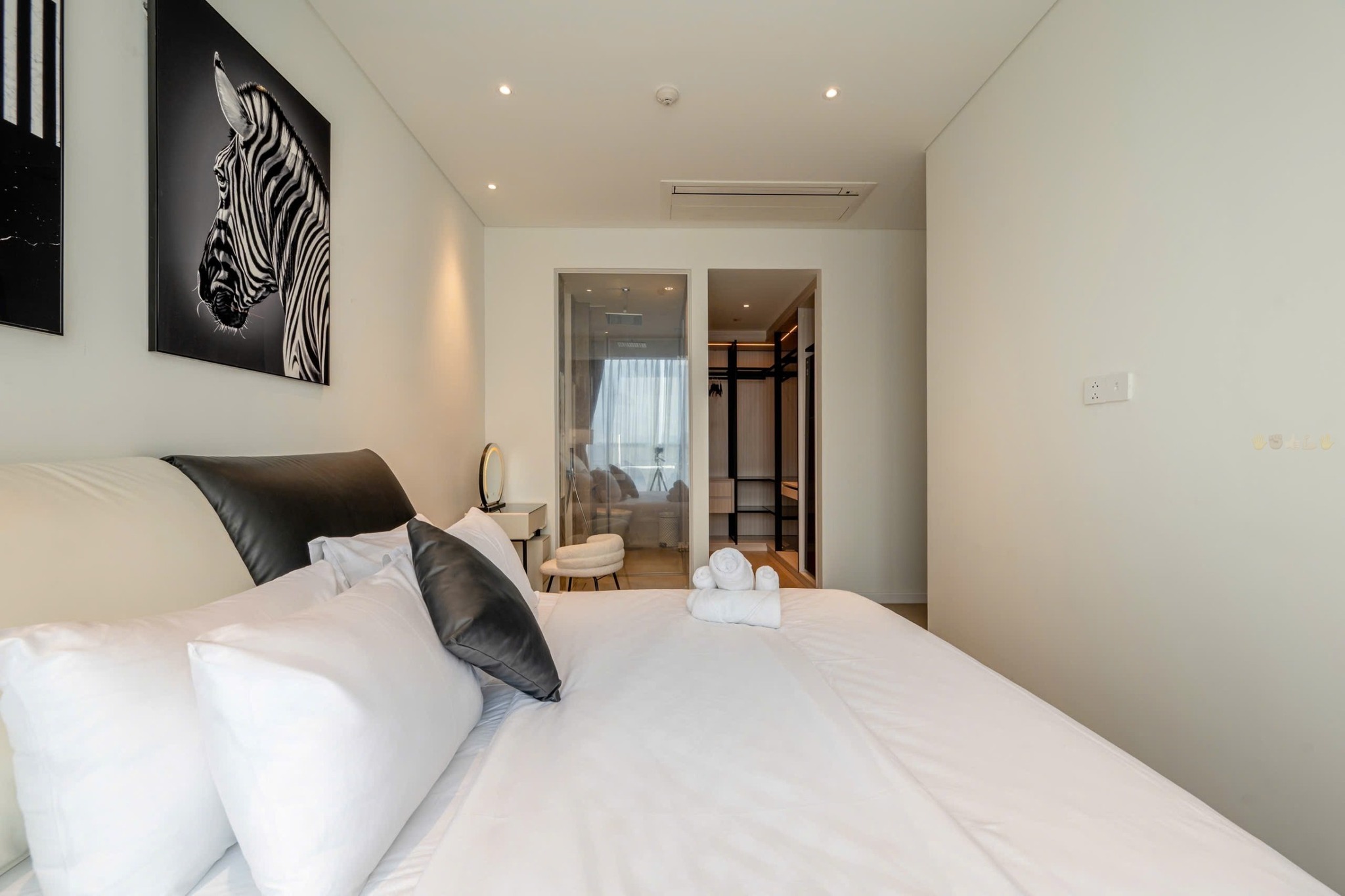 Cho thuê căn hộ Quận 2, căn hộ The Metropole Thủ Thiêm, 2PN, 76m2, giá thuê 55 triệu/tháng.