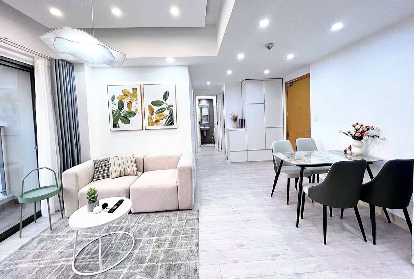 Cho thuê căn hộ Quận 4, Căn hộ Sai gon Royal , 2PN, 86m2, giá thuê 28 triệu/tháng.