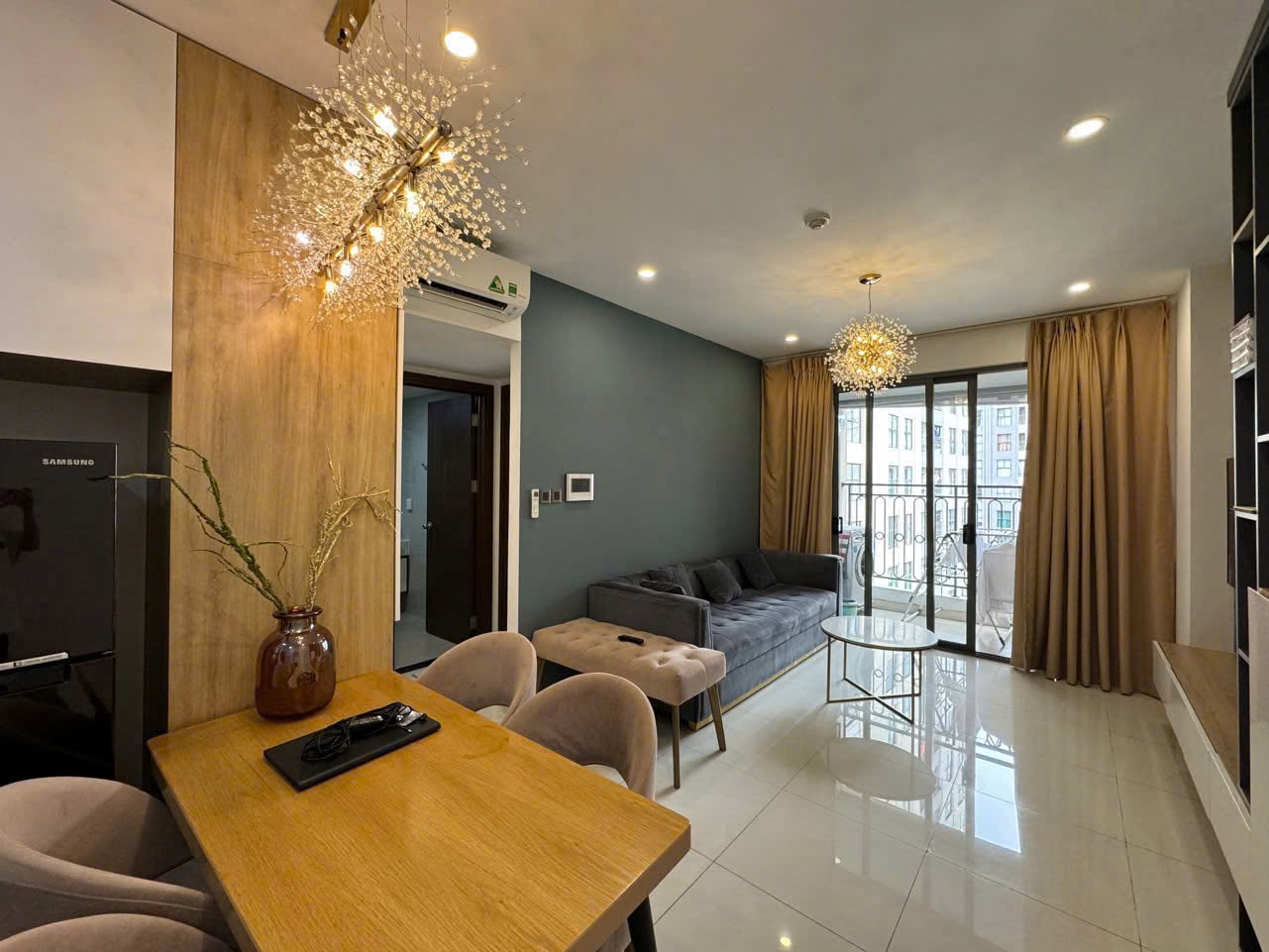 Cho thuê căn hộ Quận 4, căn hộ Saigon Royal, 2PN, 60m2, giá thuê 23 triệu/tháng.