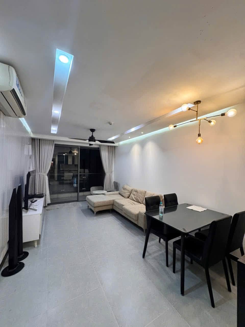 Cho thuê căn hộ Quận 4, căn hộ The Gold View, 2PN, 80m2, giá thuê 19 triệu/tháng.