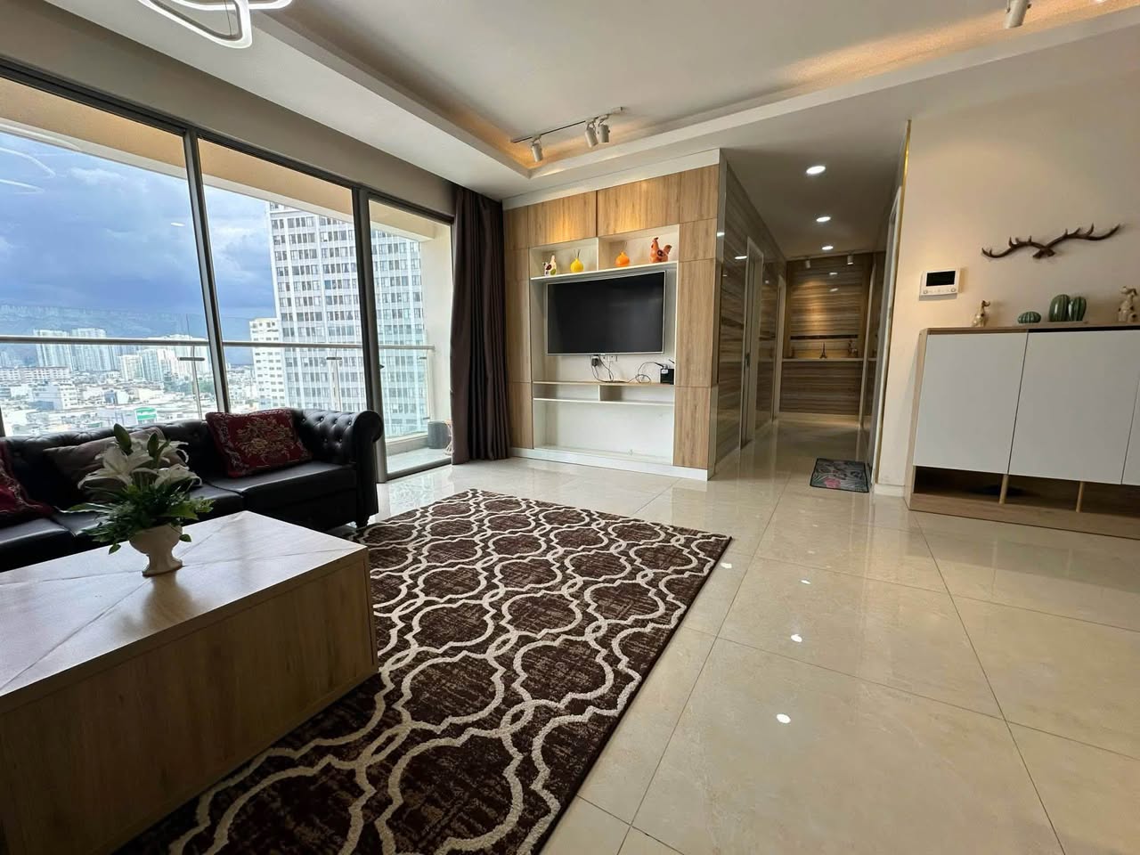 Cho thuê căn hộ Quận 4, căn hộ Millennium, 3PN, 107m2, giá thuê 30 triệu/tháng.