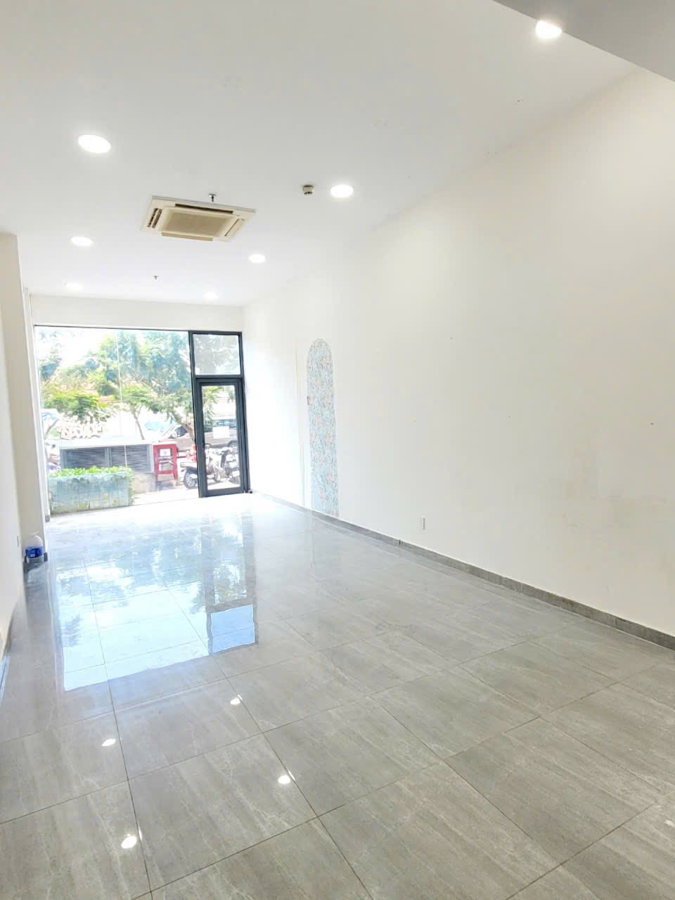 Cho thuê căn hộ Quận 6, Shophouse Viva Riverside, 40m2, giá thuê 13 triệu/tháng.