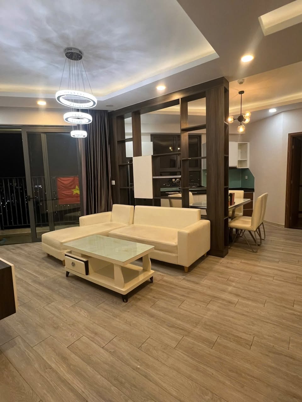 Cho thuê căn hộ Quận 8, Căn Hộ The Pegasuite, 2PN, 75m2, giá thuê 13.5 triệu/tháng.